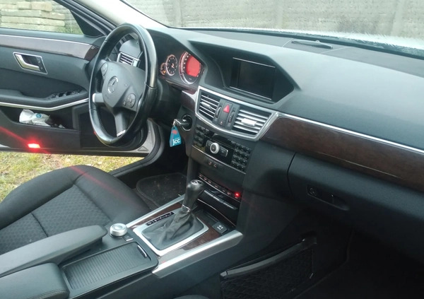 Mercedes-Benz Klasa E cena 47500 przebieg: 200000, rok produkcji 2009 z Bełchatów małe 79